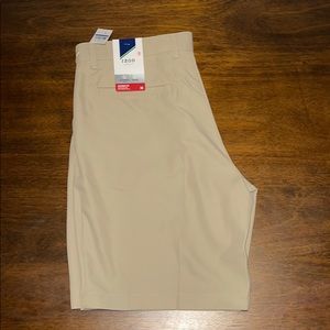 Izod khaki Golf Shorts